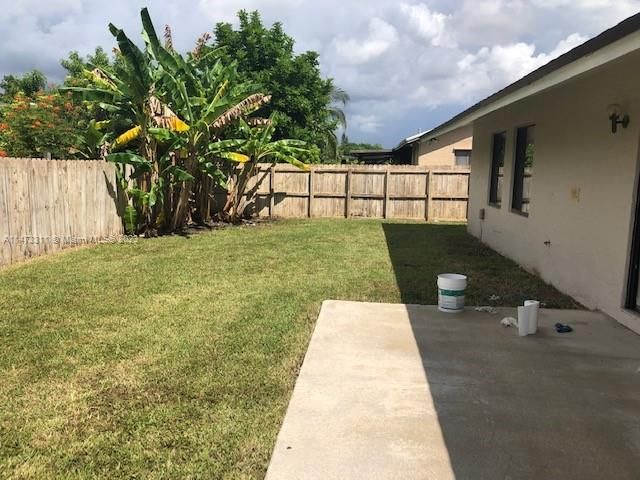 Recently Rented: $3,250 (3 beds, 2 baths, 1703 Square Feet)
