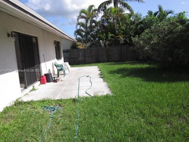 最近租的: $3,250 (3 贝兹, 2 浴室, 1703 平方英尺)