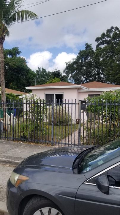 Recently Sold: $495,000 (3 beds, 2 baths, 1429 Square Feet)