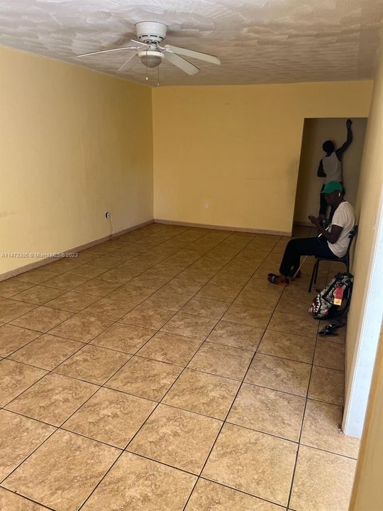 Recently Sold: $495,000 (3 beds, 2 baths, 1429 Square Feet)