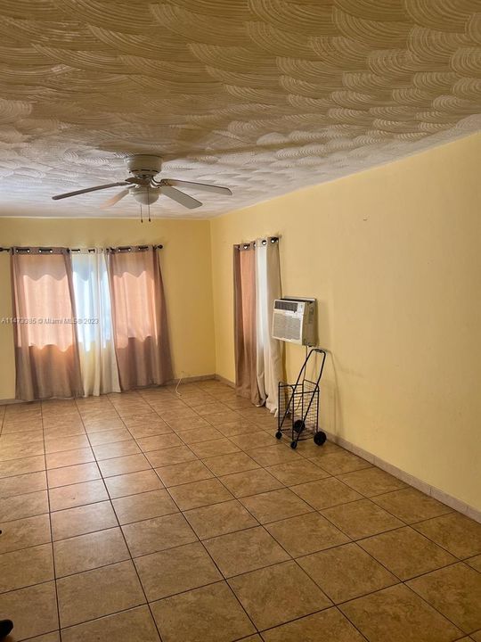 Recently Sold: $495,000 (3 beds, 2 baths, 1429 Square Feet)