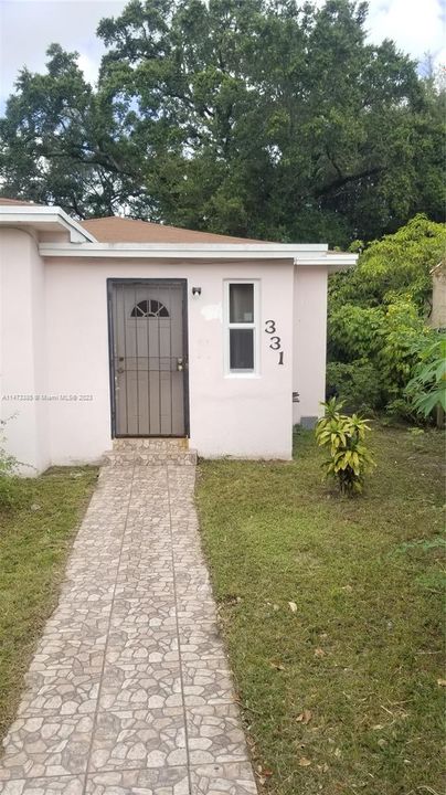 Recently Sold: $495,000 (3 beds, 2 baths, 1429 Square Feet)