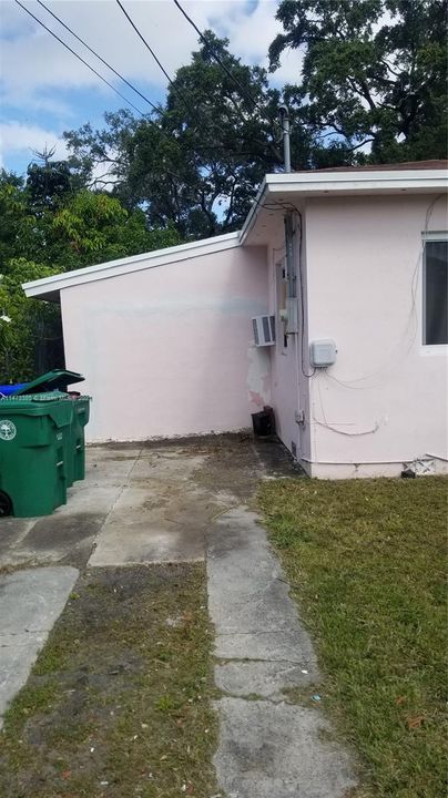 Recently Sold: $495,000 (3 beds, 2 baths, 1429 Square Feet)