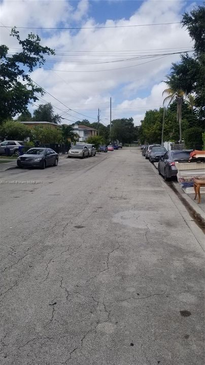 Recently Sold: $495,000 (3 beds, 2 baths, 1429 Square Feet)