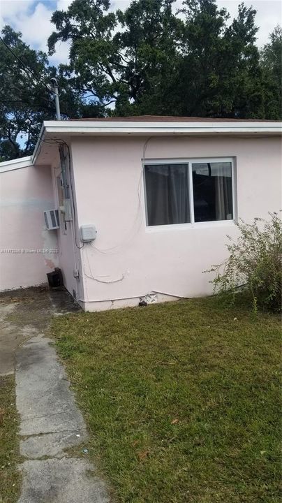 Recently Sold: $495,000 (3 beds, 2 baths, 1429 Square Feet)