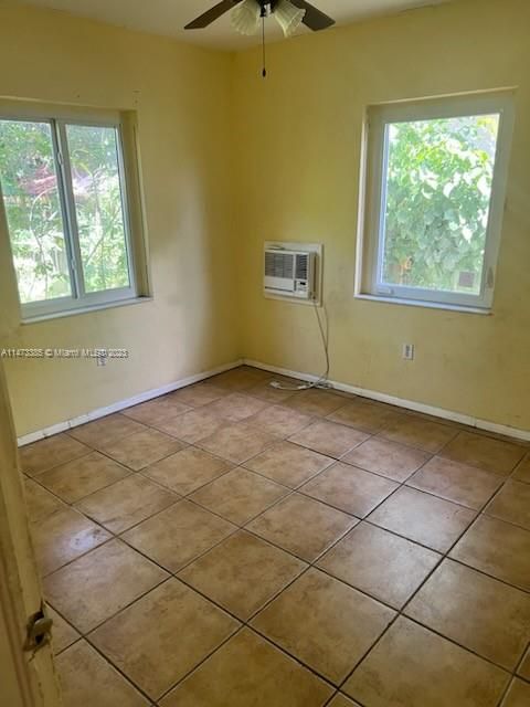 Recently Sold: $495,000 (3 beds, 2 baths, 1429 Square Feet)