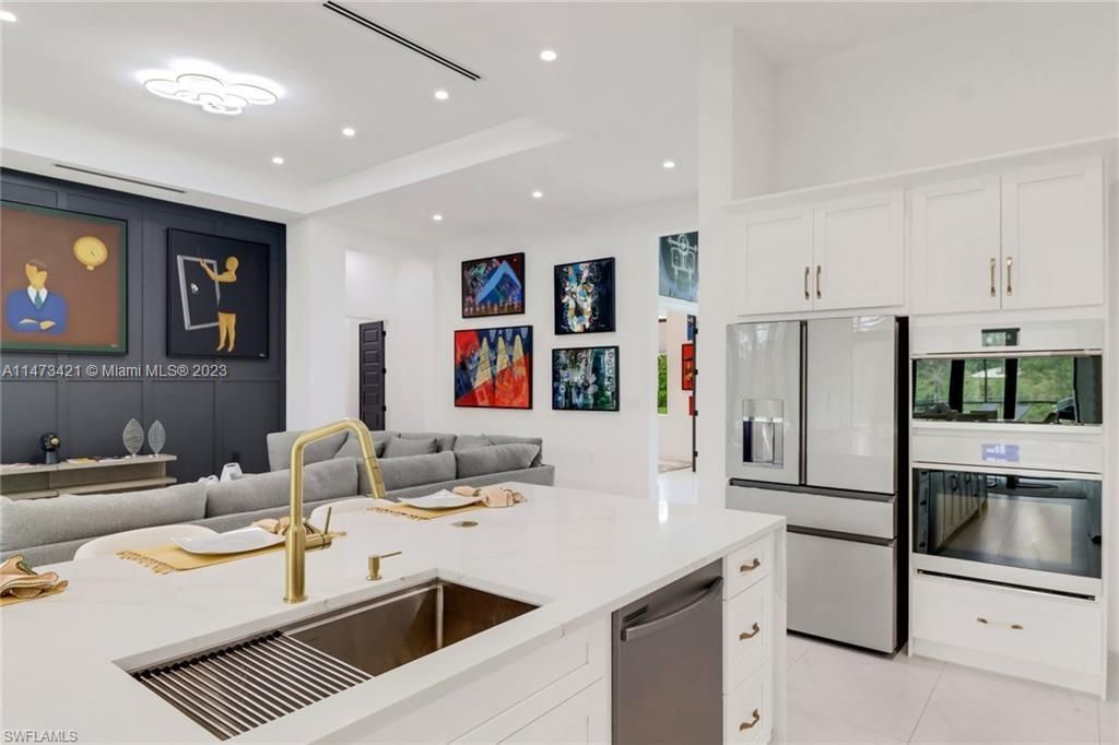 Vendido Recientemente: $2,375,000 (4 camas, 4 baños, 3494 Pies cuadrados)