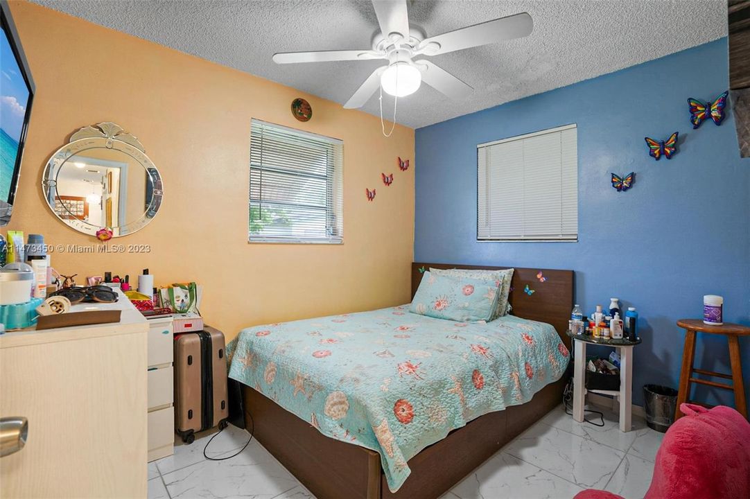 Vendido Recientemente: $429,900 (3 camas, 2 baños, 1228 Pies cuadrados)