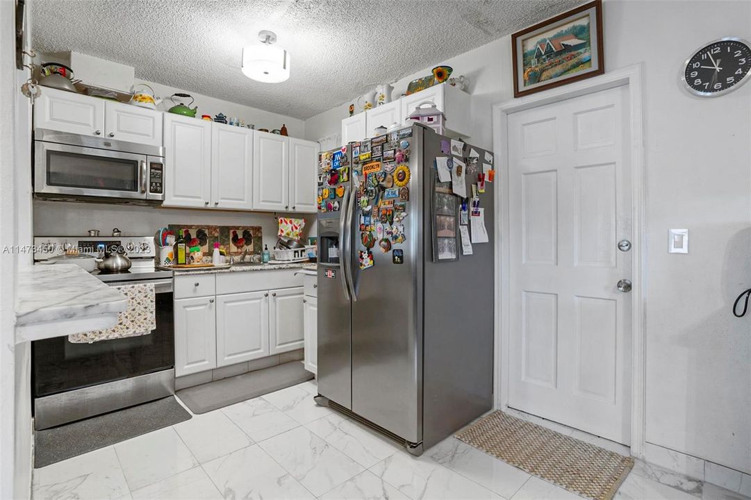 Vendido Recientemente: $429,900 (3 camas, 2 baños, 1228 Pies cuadrados)