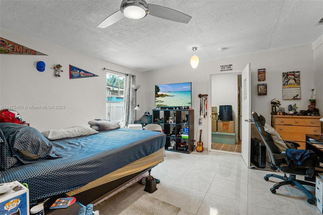 Vendido Recientemente: $429,900 (3 camas, 2 baños, 1228 Pies cuadrados)