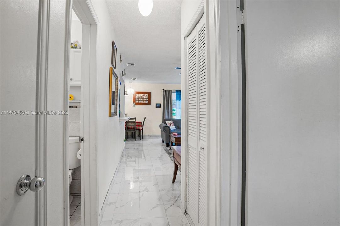 Vendido Recientemente: $429,900 (3 camas, 2 baños, 1228 Pies cuadrados)