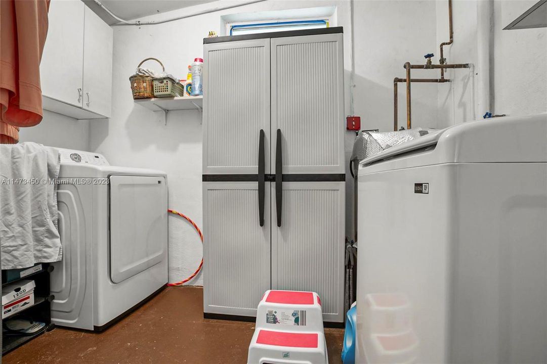 Vendido Recientemente: $429,900 (3 camas, 2 baños, 1228 Pies cuadrados)