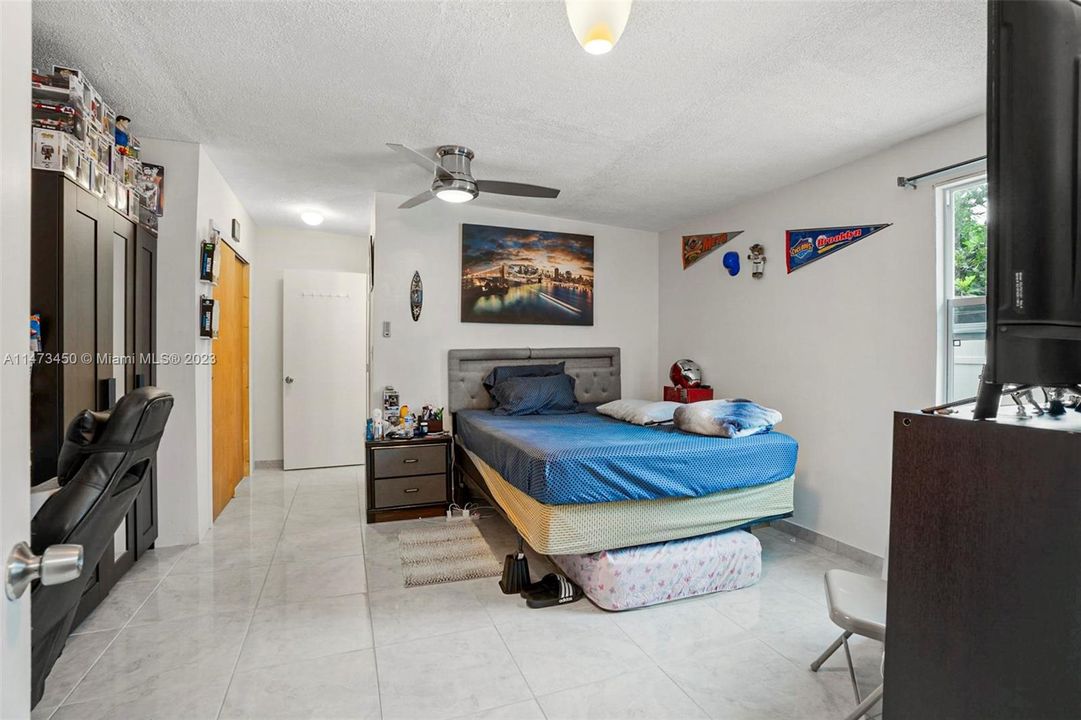 Vendido Recientemente: $429,900 (3 camas, 2 baños, 1228 Pies cuadrados)