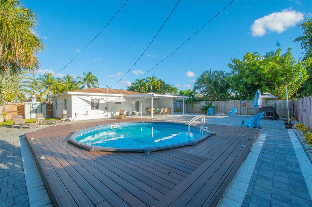 Recently Rented: $3,000 (2 beds, 1 baths, 876 Square Feet)