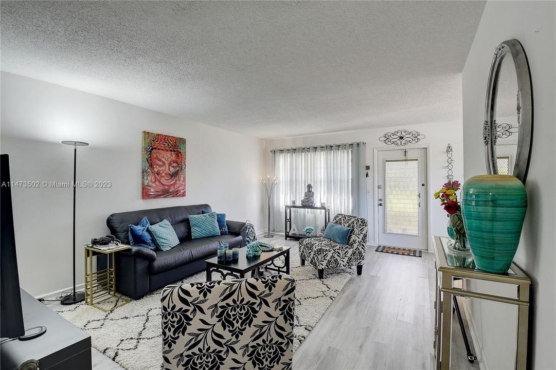 Recently Sold: $174,499 (2 beds, 1 baths, 840 Square Feet)