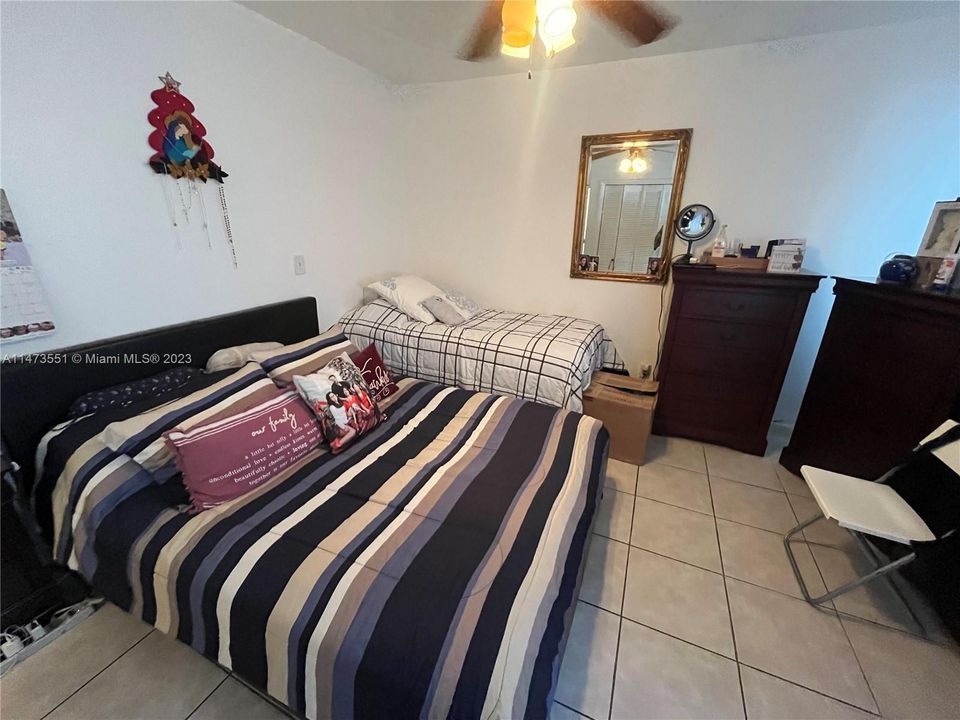 Recently Sold: $235,000 (1 beds, 1 baths, 634 Square Feet)