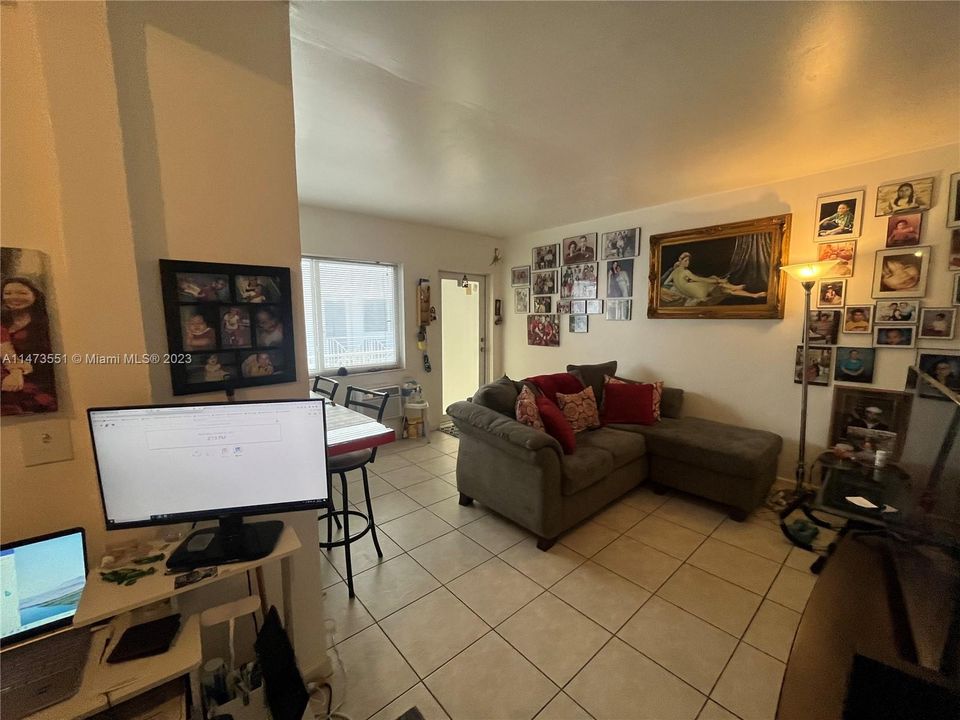 Recently Sold: $235,000 (1 beds, 1 baths, 634 Square Feet)