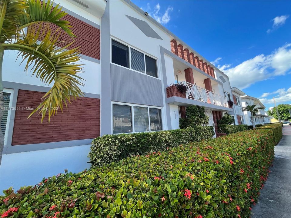 Recently Sold: $235,000 (1 beds, 1 baths, 634 Square Feet)