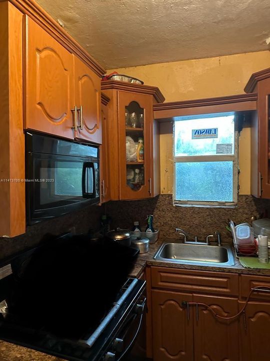 Recently Sold: $499,900 (2 beds, 1 baths, 0 Square Feet)