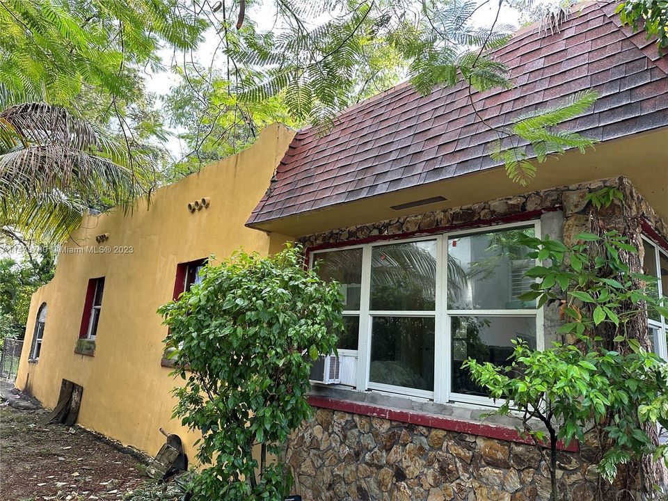 Recently Sold: $499,900 (2 beds, 1 baths, 0 Square Feet)