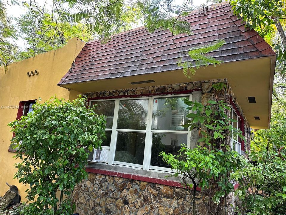 Recently Sold: $499,900 (2 beds, 1 baths, 0 Square Feet)