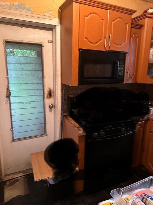 Recently Sold: $499,900 (2 beds, 1 baths, 0 Square Feet)