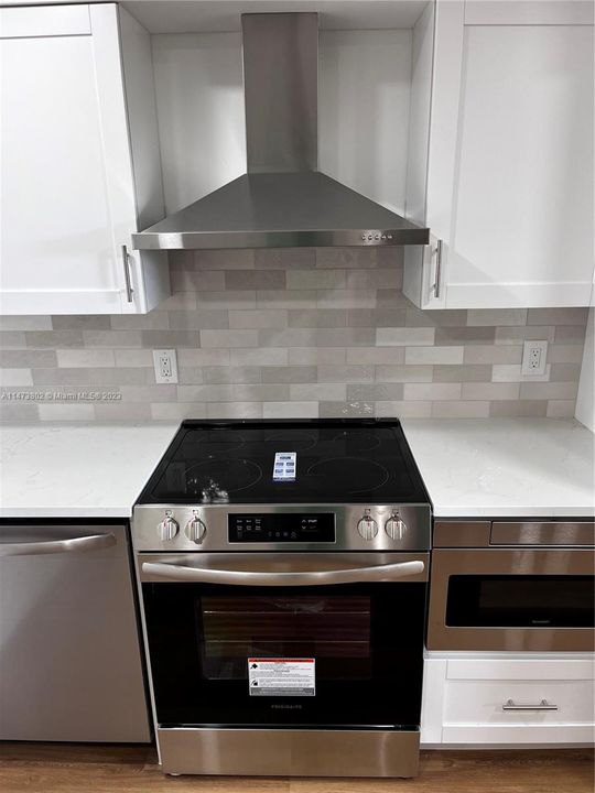 Recently Rented: $2,800 (2 beds, 2 baths, 1369 Square Feet)