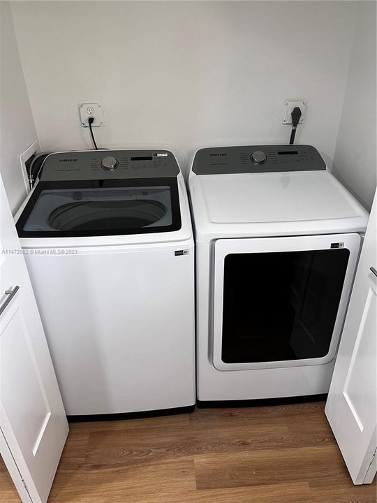 Recently Rented: $2,800 (2 beds, 2 baths, 1369 Square Feet)
