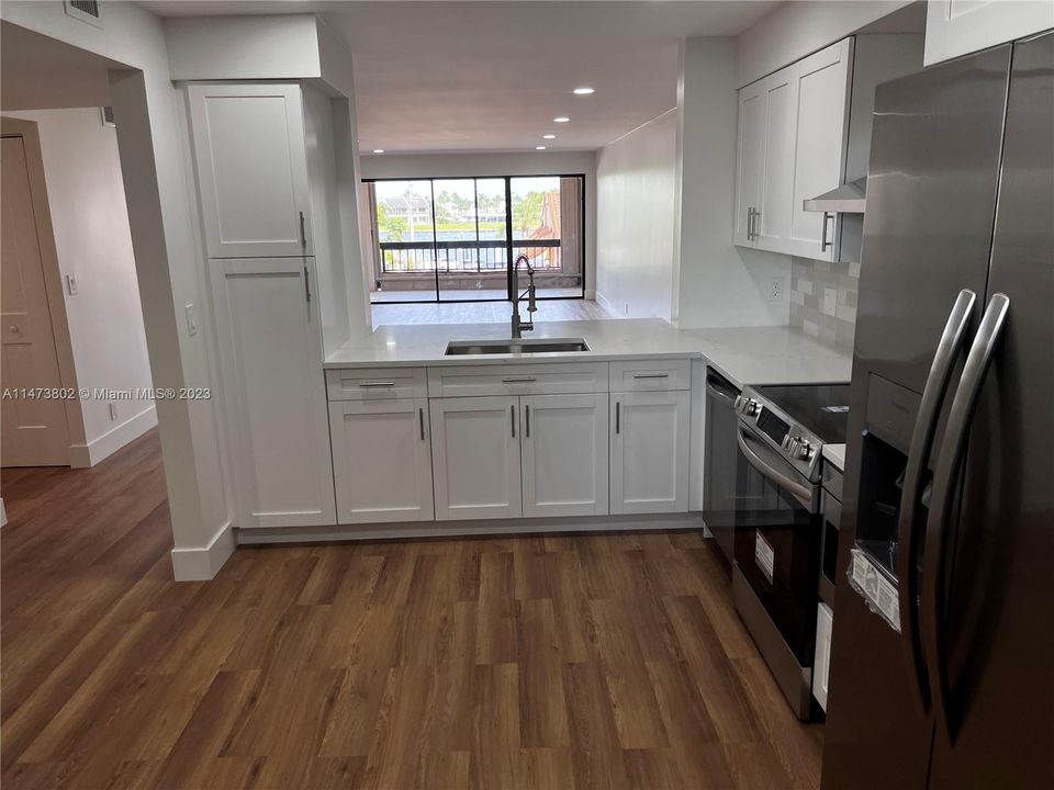 Recently Rented: $2,800 (2 beds, 2 baths, 1369 Square Feet)
