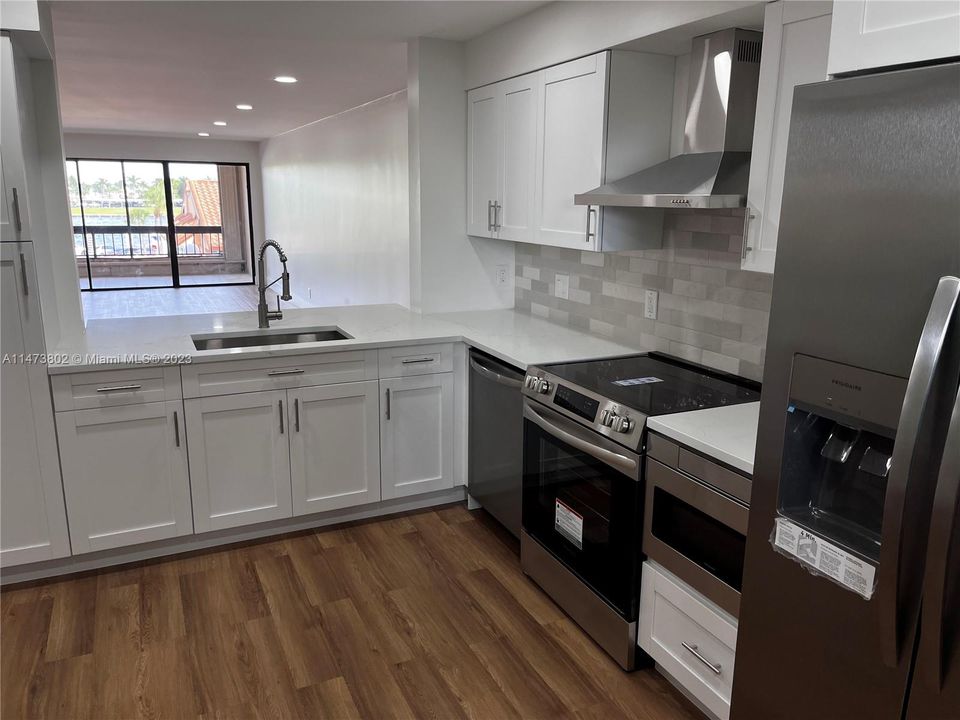 Recently Rented: $2,800 (2 beds, 2 baths, 1369 Square Feet)