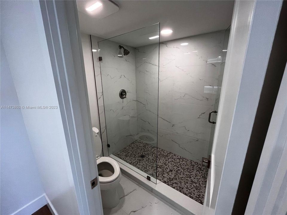 Recently Rented: $2,800 (2 beds, 2 baths, 1369 Square Feet)