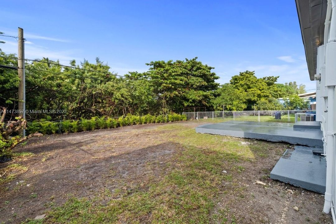 Recently Sold: $435,000 (3 beds, 2 baths, 1095 Square Feet)