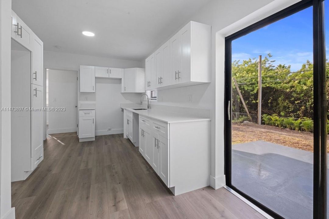 Recently Sold: $435,000 (3 beds, 2 baths, 1095 Square Feet)