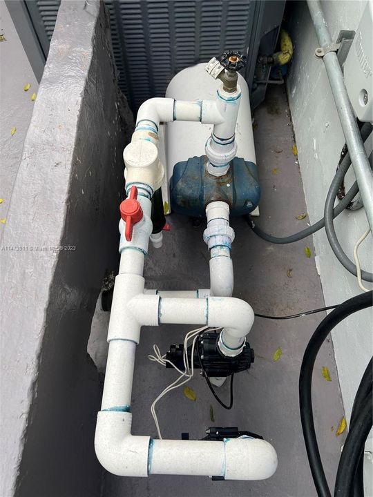 Recently Sold: $800,000 (4 beds, 3 baths, 1600 Square Feet)