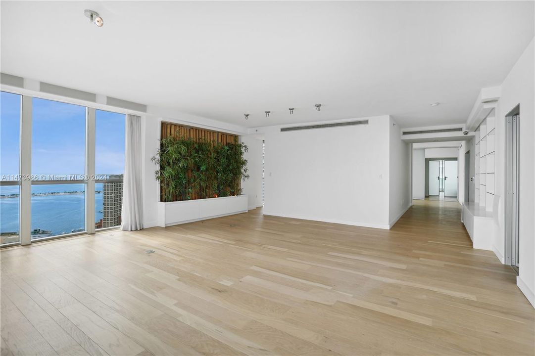 Active With Contract: $3,795,000 (4 beds, 4 baths, 3415 Square Feet)