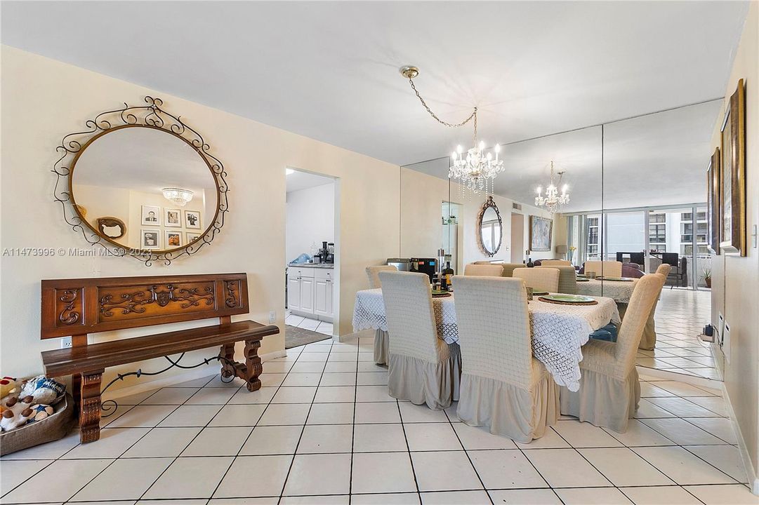 Недавно продано: $729,000 (2 спален, 2 ванн, 1324 Квадратных фут)