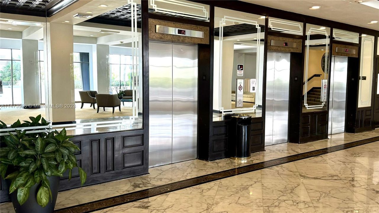 Недавно продано: $729,000 (2 спален, 2 ванн, 1324 Квадратных фут)