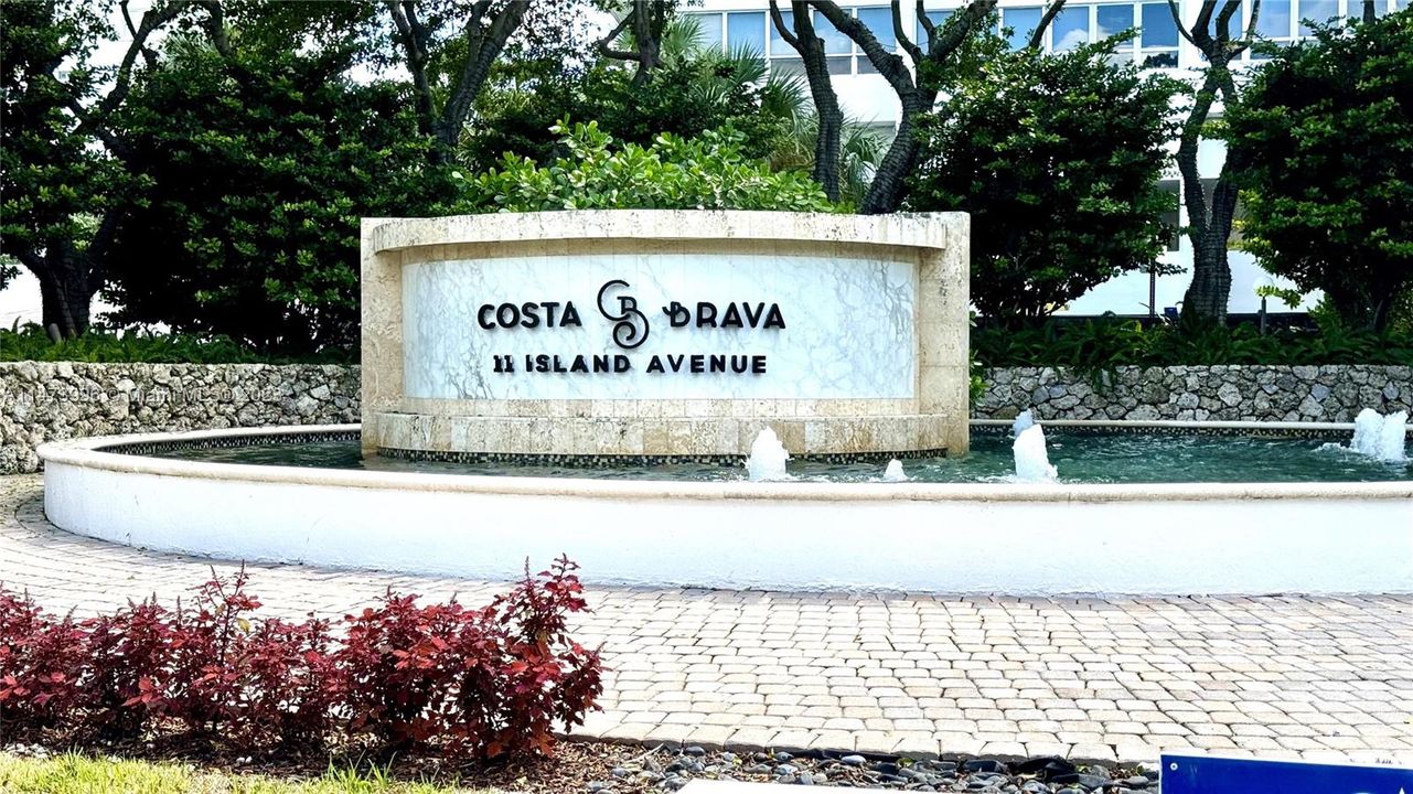 Недавно продано: $729,000 (2 спален, 2 ванн, 1324 Квадратных фут)