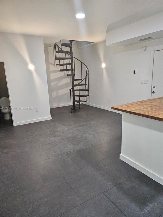 Недавно продано: $255,000 (1 спален, 1 ванн, 520 Квадратных фут)