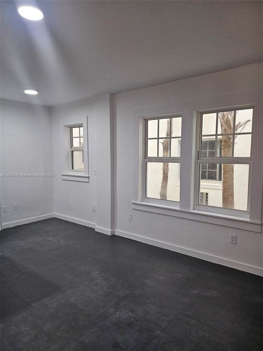 Недавно продано: $255,000 (1 спален, 1 ванн, 520 Квадратных фут)