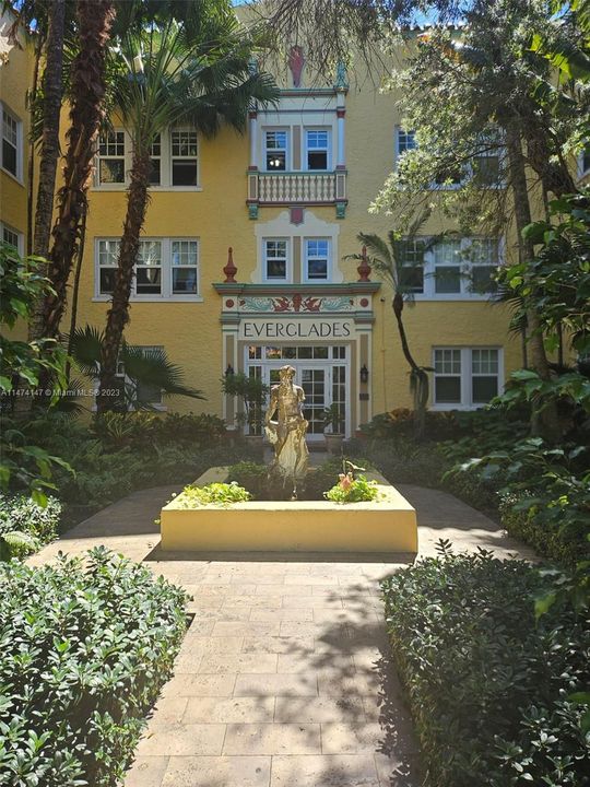 Недавно продано: $255,000 (1 спален, 1 ванн, 520 Квадратных фут)