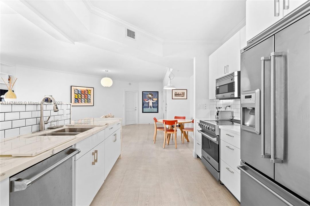 Недавно продано: $1,195,000 (2 спален, 2 ванн, 1520 Квадратных фут)