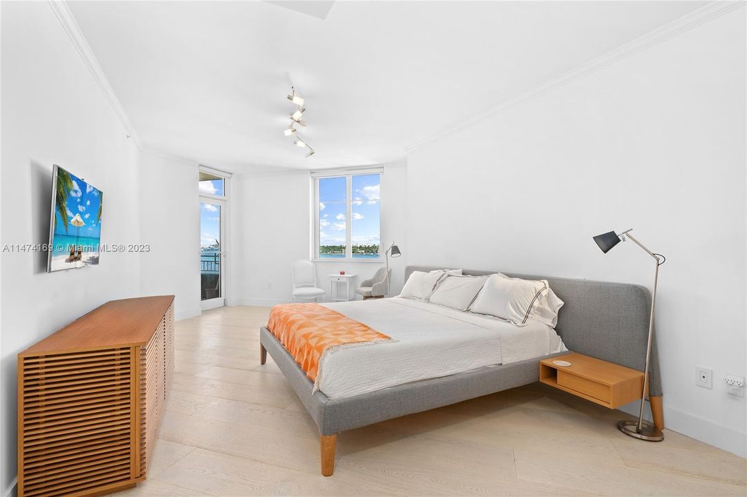 Недавно продано: $1,195,000 (2 спален, 2 ванн, 1520 Квадратных фут)