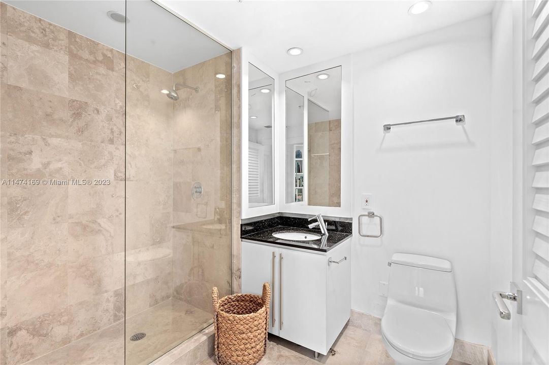 Недавно продано: $1,195,000 (2 спален, 2 ванн, 1520 Квадратных фут)