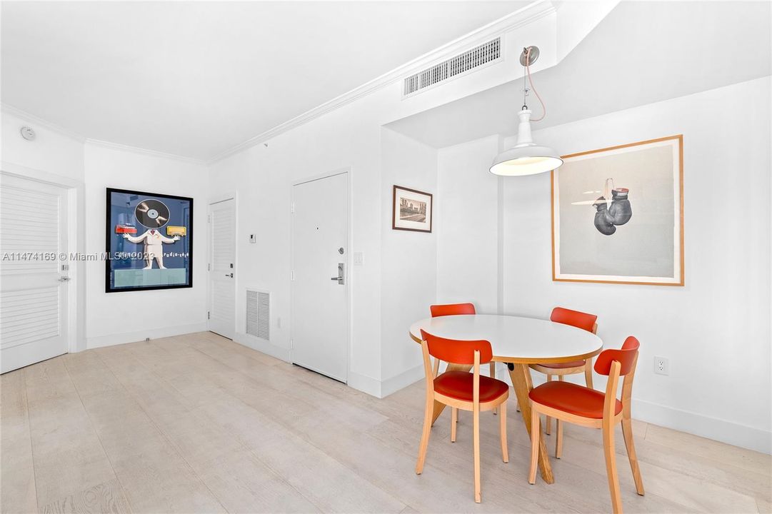 Недавно продано: $1,195,000 (2 спален, 2 ванн, 1520 Квадратных фут)