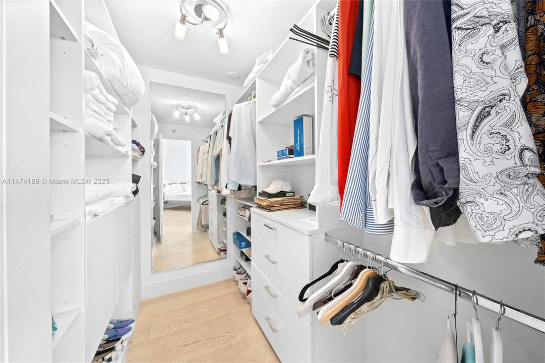 Недавно продано: $1,195,000 (2 спален, 2 ванн, 1520 Квадратных фут)