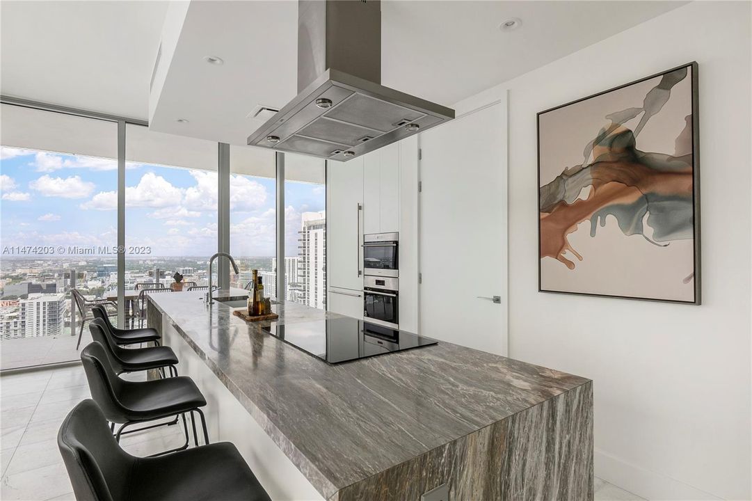 Recently Rented: $7,000 (2 beds, 2 baths, 1080 Square Feet)