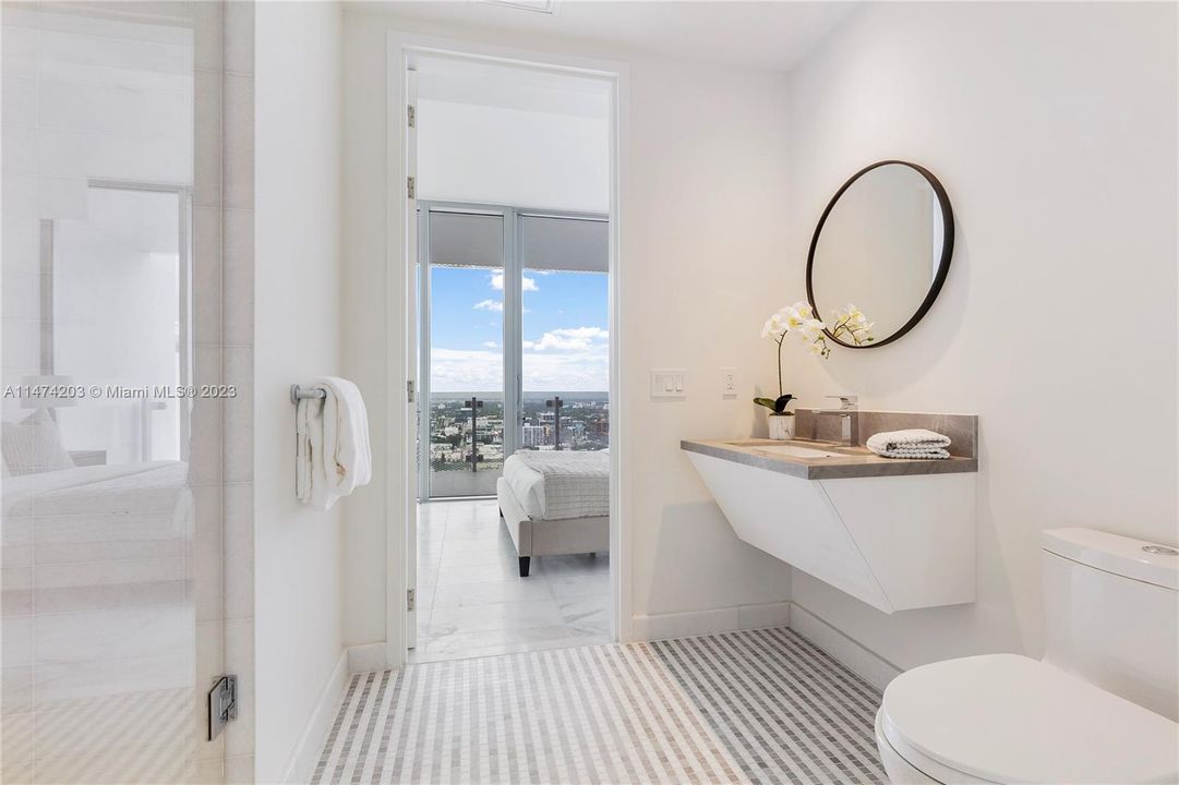 Recently Rented: $7,000 (2 beds, 2 baths, 1080 Square Feet)