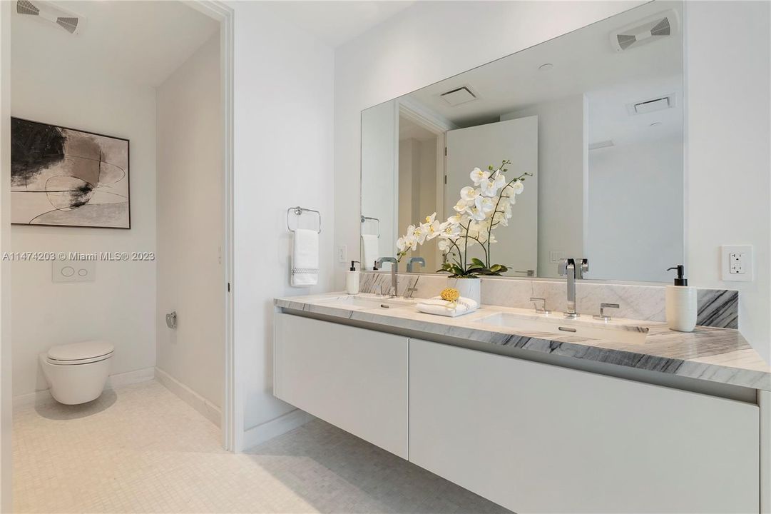 Recently Rented: $7,000 (2 beds, 2 baths, 1080 Square Feet)