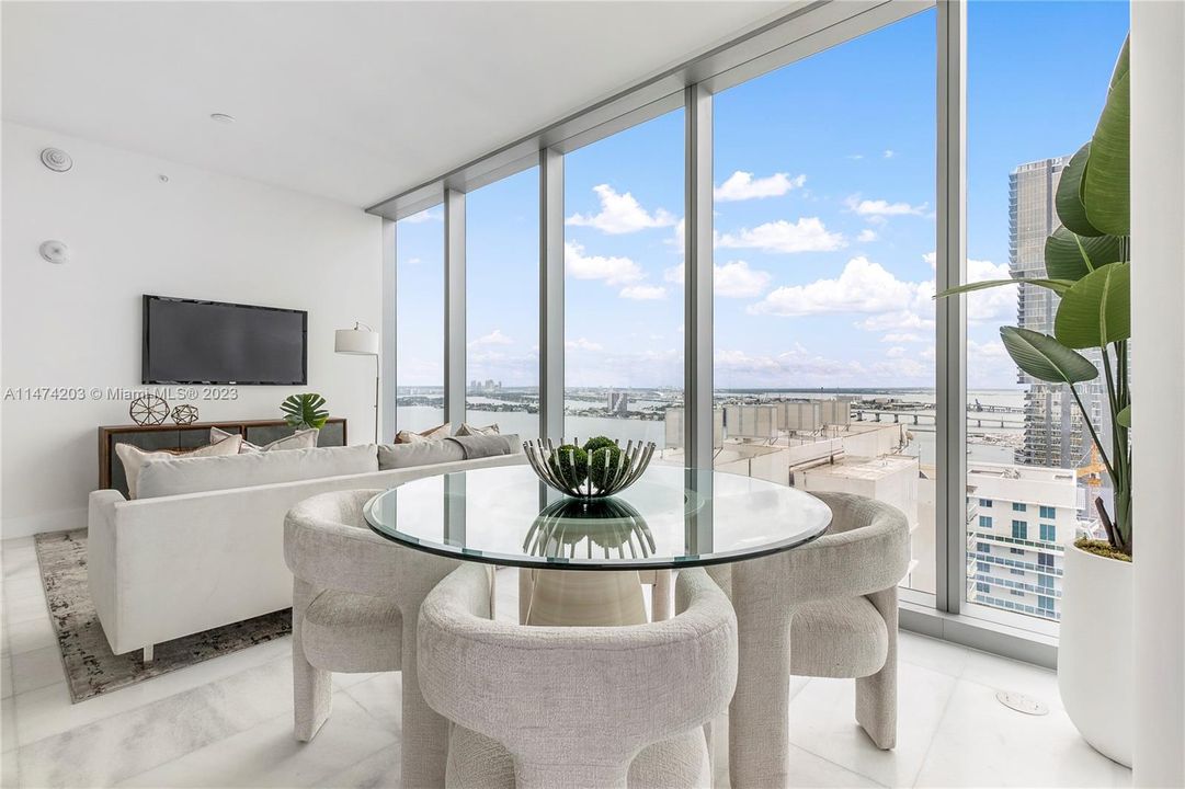 Recently Rented: $7,000 (2 beds, 2 baths, 1080 Square Feet)